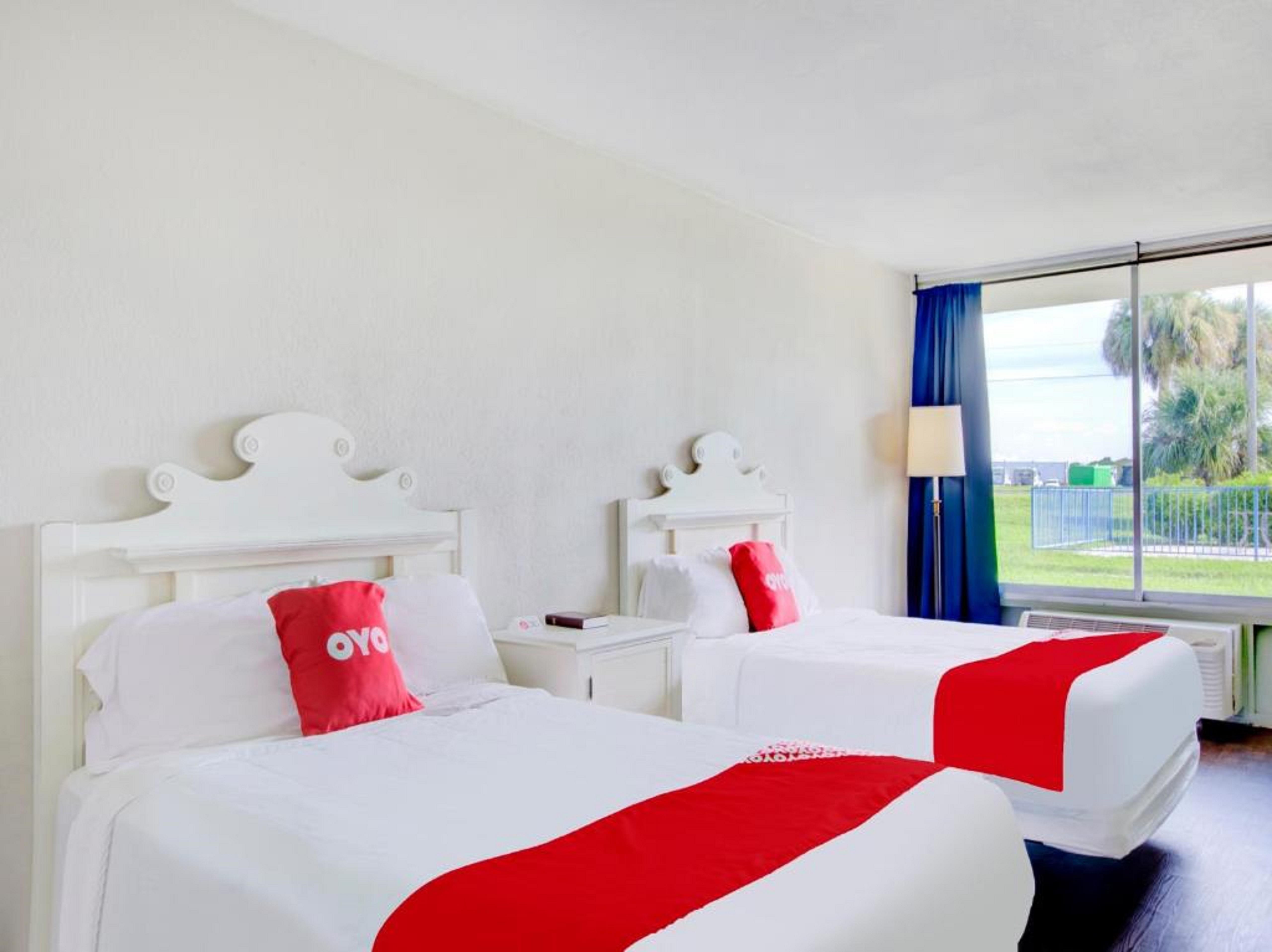 Oyo Hotel Dundee By Crystal Lake 外观 照片