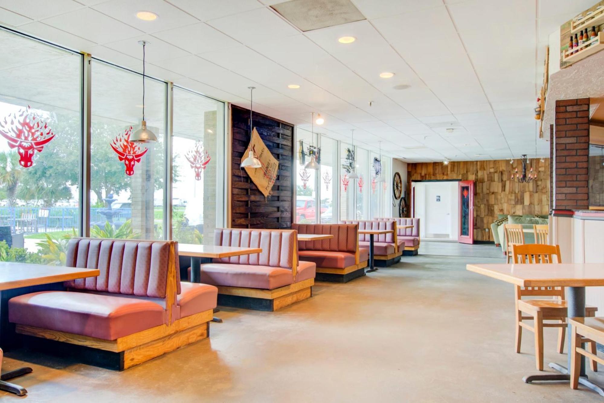Oyo Hotel Dundee By Crystal Lake 外观 照片