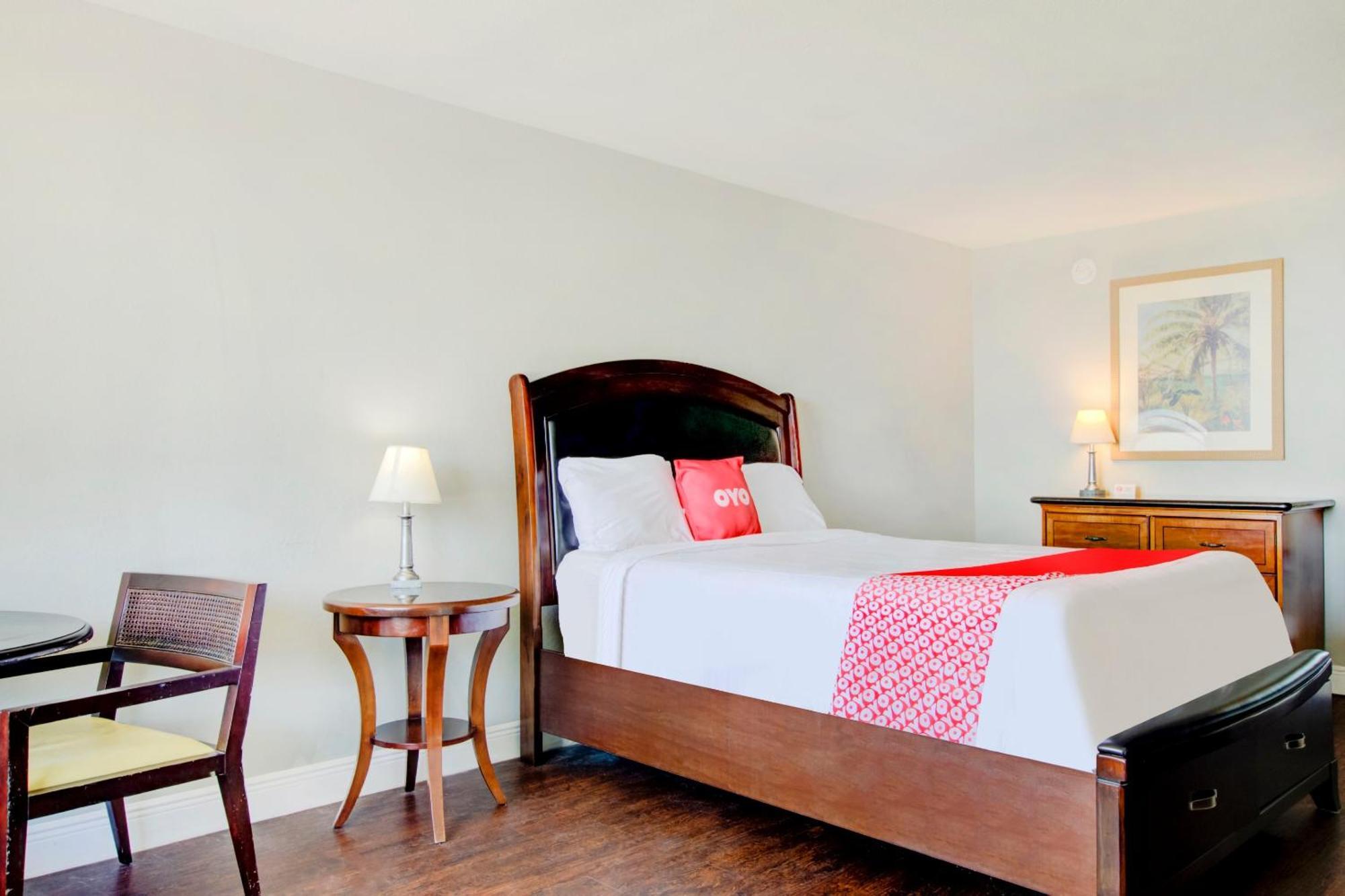 Oyo Hotel Dundee By Crystal Lake 外观 照片