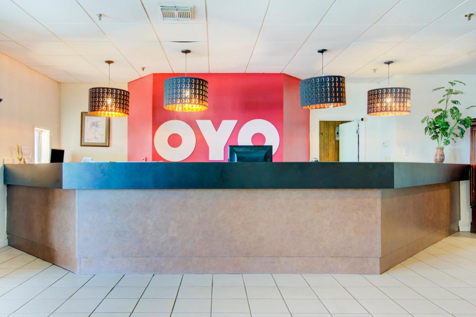 Oyo Hotel Dundee By Crystal Lake 外观 照片