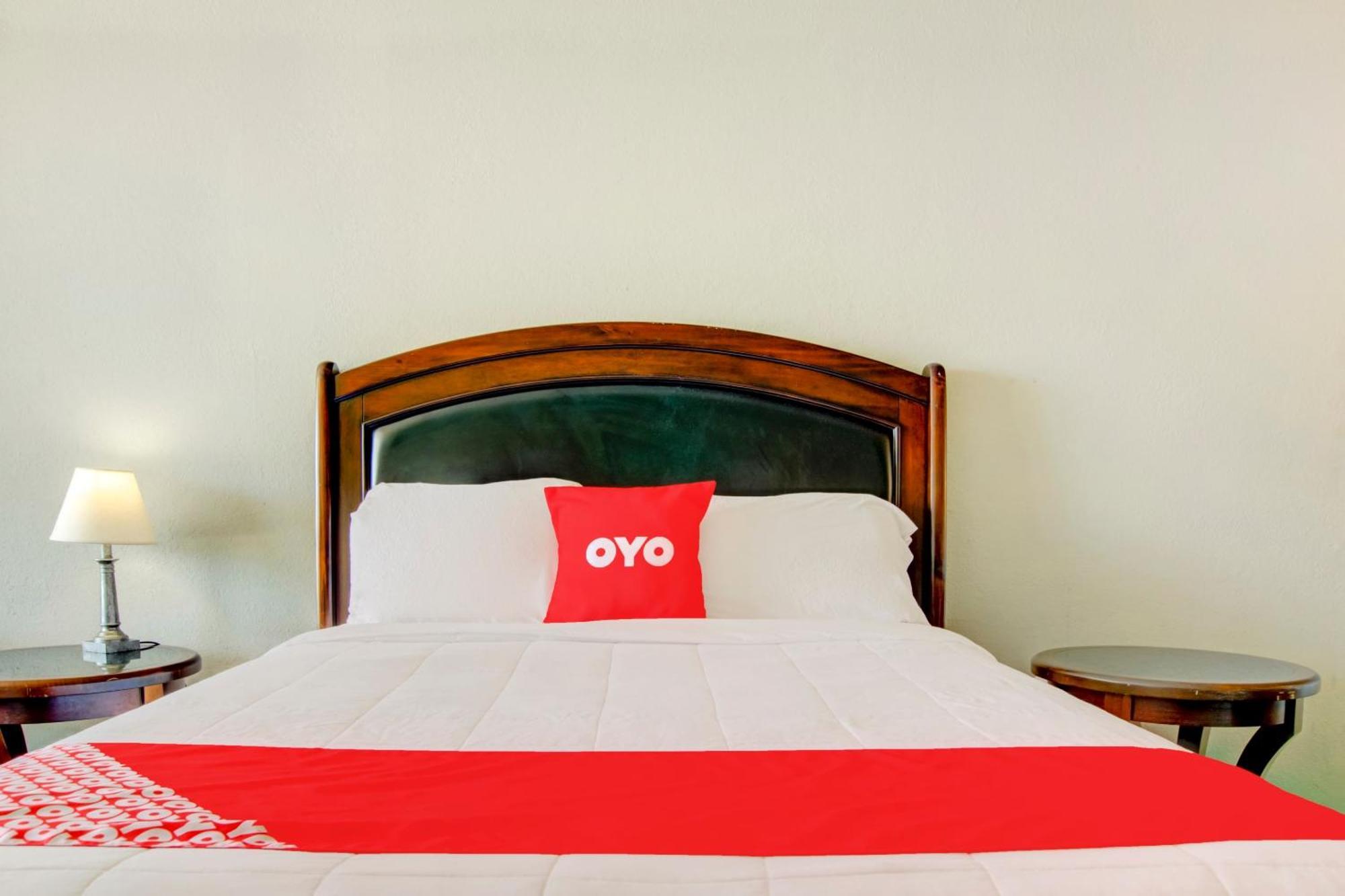 Oyo Hotel Dundee By Crystal Lake 外观 照片