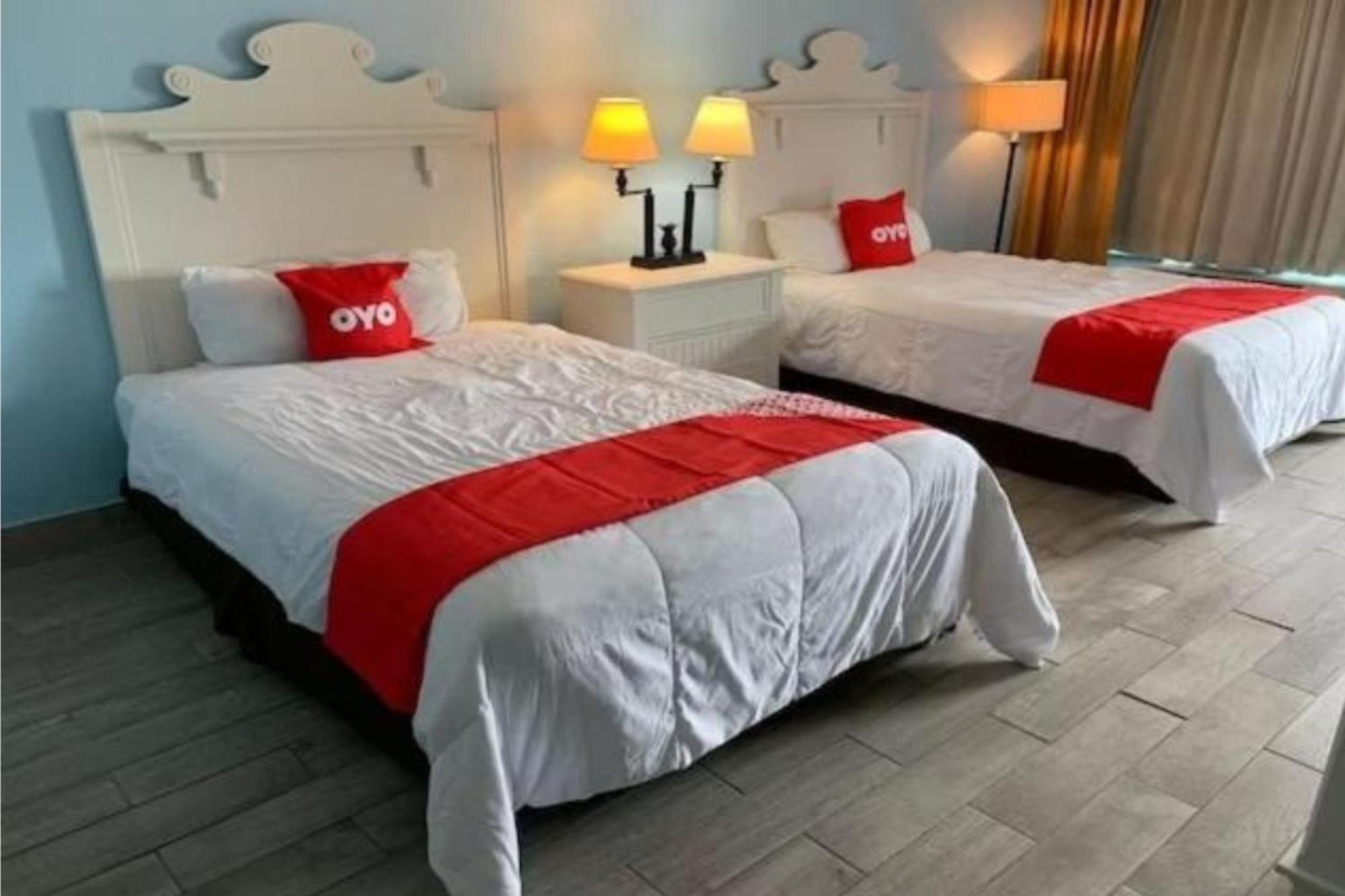 Oyo Hotel Dundee By Crystal Lake 外观 照片
