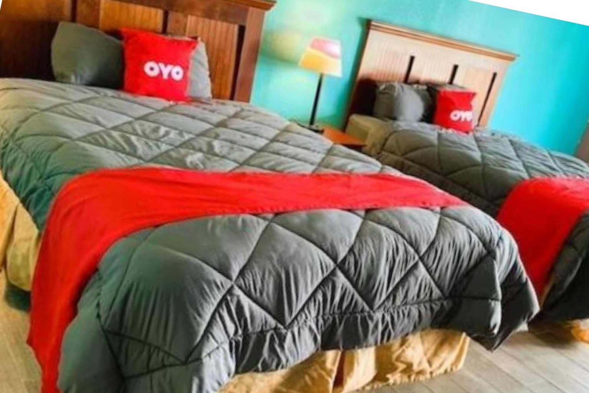 Oyo Hotel Dundee By Crystal Lake 外观 照片